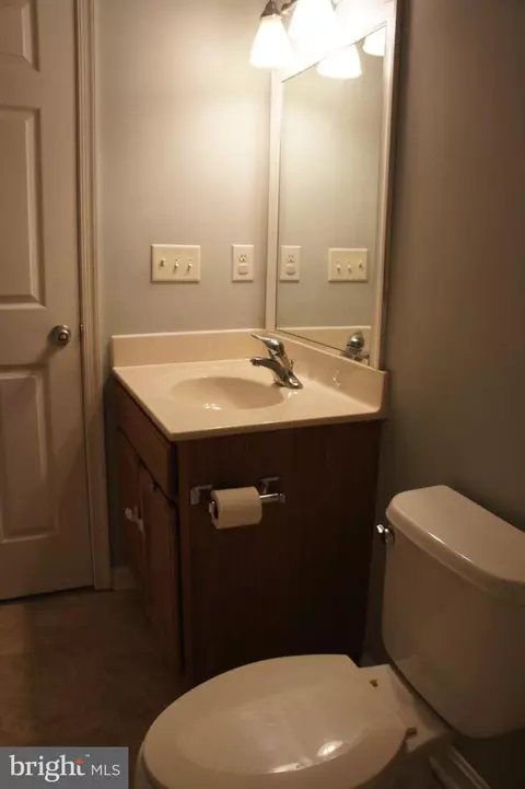 Bath - 8981 Sharptown Rd, Laurel, DE 19956 photo 5 of 6