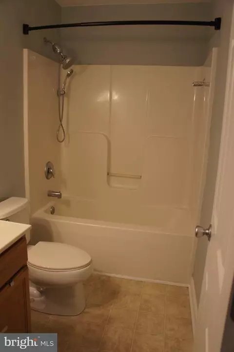 Bath - 8981 Sharptown Rd, Laurel, DE 19956 photo 6 of 6