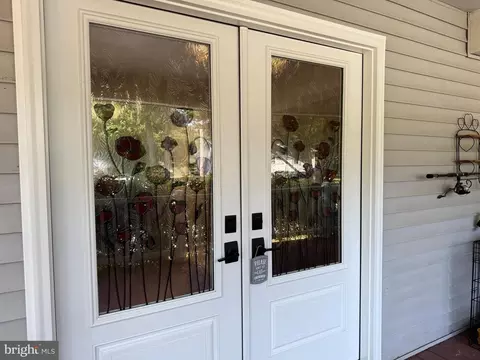 Entry Way - 149 Laurel Ave, Laurel, DE 19956 photo 1 of 4