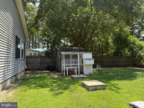 Exterior - 149 Laurel Ave, Laurel, DE 19956 photo 5 of 8