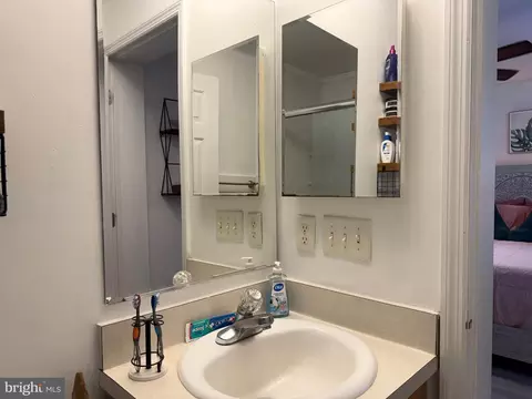 Bath - 149 Laurel Ave, Laurel, DE 19956 photo 3 of 3