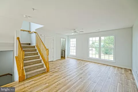 Living - 543 S Spinnaker Ln, Milton, DE 19968 photo 1 of 3
