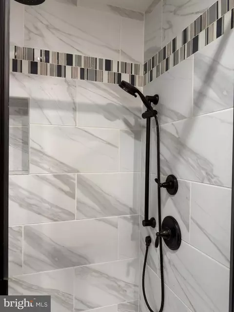 Bath - 6500 Pleasant Dr, Laurel, DE 19956 photo 3 of 9