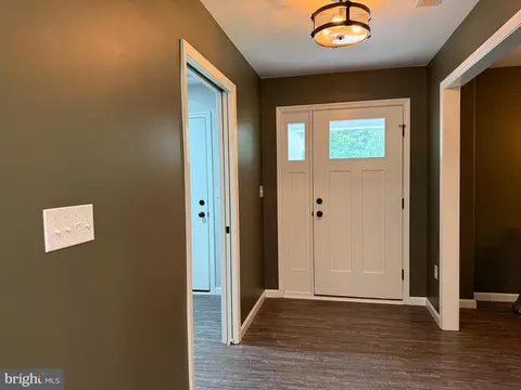 Entry Way - 6500 Pleasant Dr, Laurel, DE 19956 photo 7 of 7