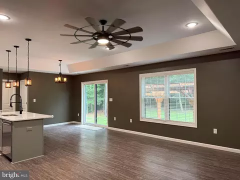 Entry Way - 6500 Pleasant Dr, Laurel, DE 19956 photo 3 of 7