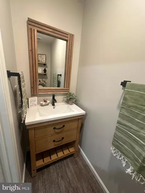 Bath - 6500 Pleasant Dr, Laurel, DE 19956 photo 5 of 9