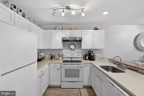 Kitchen - 35948 Haven Dr #D306, Rehoboth Beach, DE 19971 photo 3 of 4