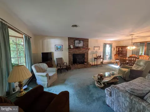 Living - 9683 Tharp Rd, Seaford, DE 19973 photo 1 of 5