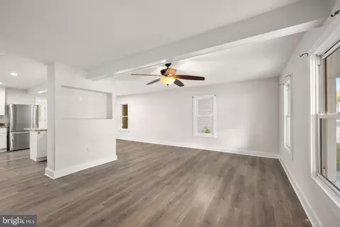Living - 524 E 4th St, Laurel, DE 19956 photo 1 of 2