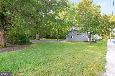 Exterior - 524 E 4th St, Laurel, DE 19956 photo 4 of 6