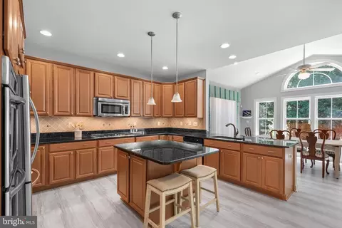 Kitchen - 30977 Scissorbill Rd, Ocean View, DE 19970 photo 4 of 5