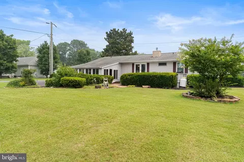 Exterior - 112 West Ave, Ocean View, DE 19970 photo 8 of 14