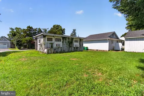 Exterior - 37405 4th St, Rehoboth Beach, DE 19971 photo 4 of 14