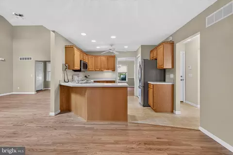 Entry Way - 12 Eagle Dr, Rehoboth Beach, DE 19971 photo 5 of 8