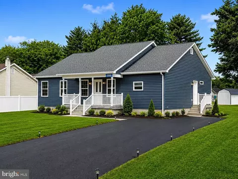 18 Lake Shore Dr, Lewes, DE 19958