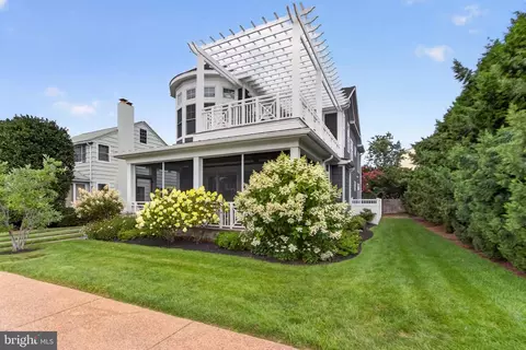 3 Rodney St # A, Rehoboth Beach, DE 19971