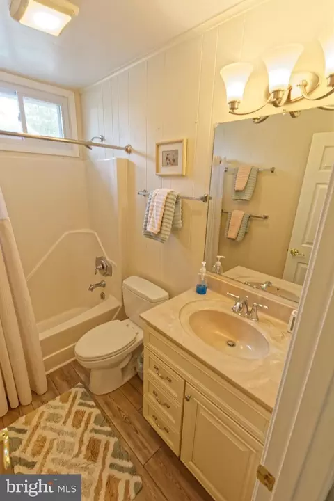 Bath - 603 Laurel Ct, Bethany Beach, DE 19930 photo 5 of 7
