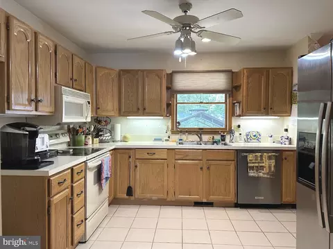 Kitchen - 30844 River Rd, Laurel, DE 19956 photo 1 of 2