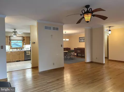 Living - 30844 River Rd, Laurel, DE 19956 photo 5 of 5