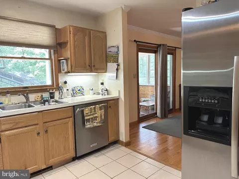 Kitchen - 30844 River Rd, Laurel, DE 19956 photo 2 of 2