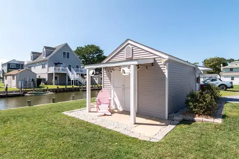 Exterior - 30035 Arrowhead Dr, Ocean View, DE 19970 photo 7 of 8