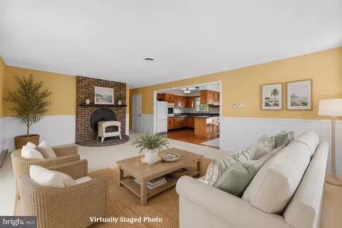 Living - 776 Hickman Dr, Ocean View, DE 19970 photo 3 of 8