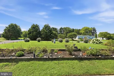 Exterior - 10 Circle Dr, Milton, DE 19968 photo 3 of 5
