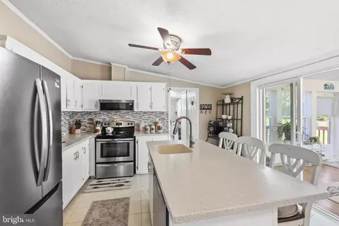 Kitchen - 10 Circle Dr, Milton, DE 19968 photo 1 of 3