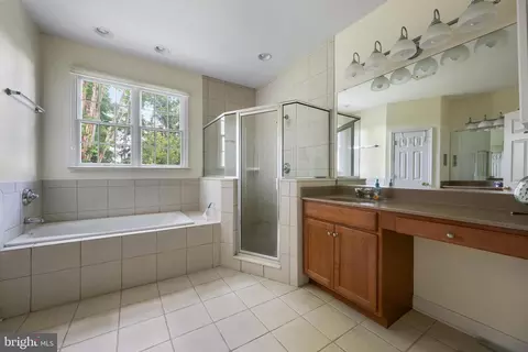 Bath - 225 October Glory Ave, Ocean View, DE 19970 photo 2 of 5