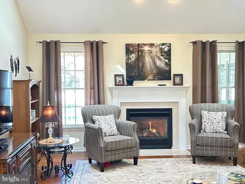 Living - 413 Hudson St, Milton, DE 19968 photo 2 of 4