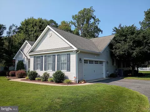 Exterior - 413 Hudson St, Milton, DE 19968 photo 10 of 13