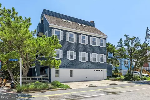 Exterior - 98 Fifth St, Bethany Beach, DE 19930 photo 2 of 9
