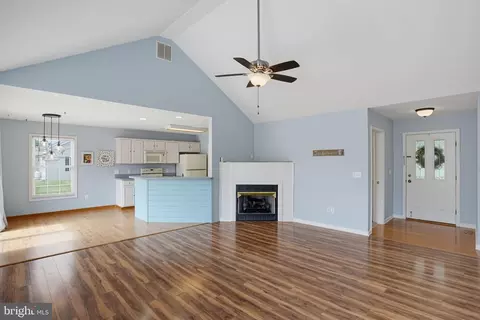 Living - 106 Falls Rd, Milton, DE 19968 photo 1 of 3