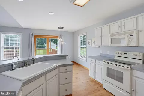 Kitchen - 106 Falls Rd, Milton, DE 19968 photo 3 of 4