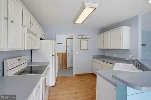 Kitchen - 106 Falls Rd, Milton, DE 19968 photo 2 of 4
