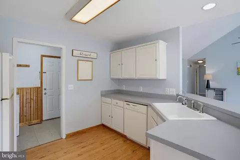 Kitchen - 106 Falls Rd, Milton, DE 19968 photo 4 of 4