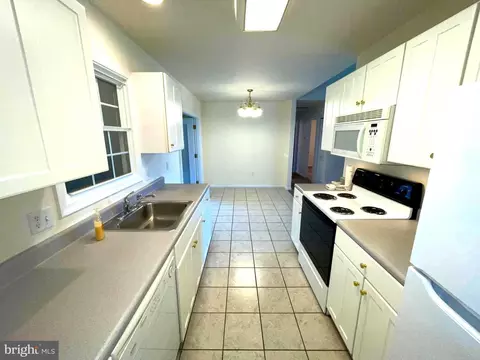 Kitchen - 28 Circle Dr W, Milton, DE 19968 photo 4 of 5