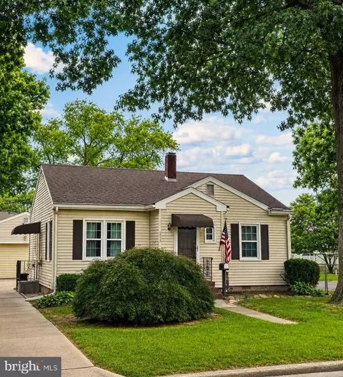 513 W Spruce St, Seaford, DE 19973