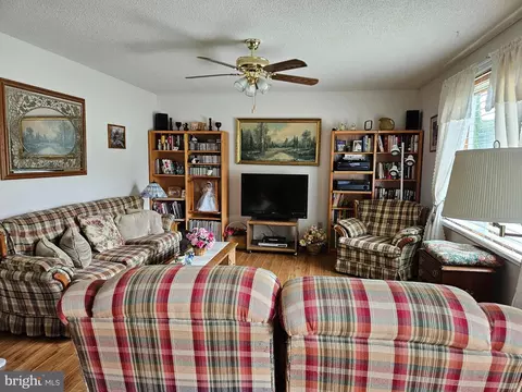 Living - 204 E Gemini Ln, Milton, DE 19968 photo 1 of 2