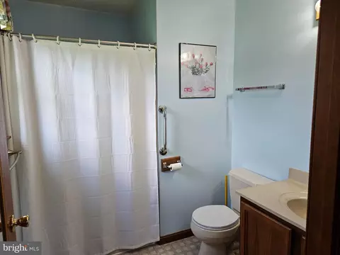 Bath - 204 E Gemini Ln, Milton, DE 19968 photo 1 of 2
