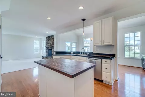 Kitchen - 327 Carlton Dr, Milton, DE 19968 photo 2 of 3