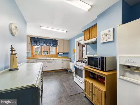 Kitchen - 599 E Market St, Georgetown, DE 19947 photo 4 of 4