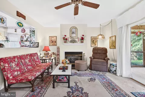 Living - 212 Ocean View Blvd, Lewes, DE 19958 photo 1 of 2