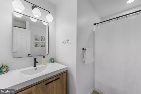Bath - 603 3rd St, Bethany Beach, DE 19930 photo 3 of 4