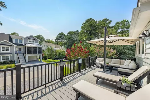 Exterior - 603 3rd St, Bethany Beach, DE 19930 photo 6 of 10