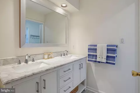 Bath - 128 Lakeside Dr, Lewes, DE 19958 photo 2 of 5