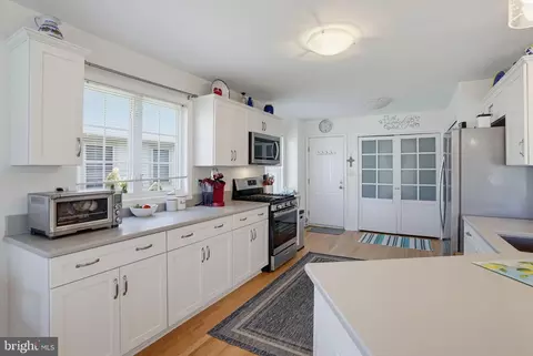 Kitchen - 128 Lakeside Dr, Lewes, DE 19958 photo 2 of 7
