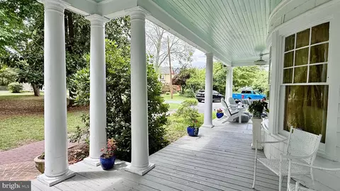 Exterior - 327 Union St, Milton, DE 19968 photo 5 of 25