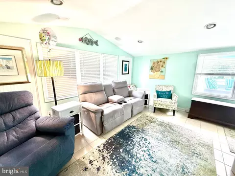 Living - 327 Union St, Milton, DE 19968 photo 6 of 6
