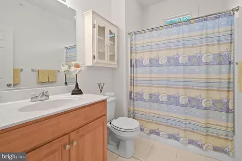 Bath - 116 Willow Oak Ave # B, Ocean View, DE 19970 photo 4 of 5